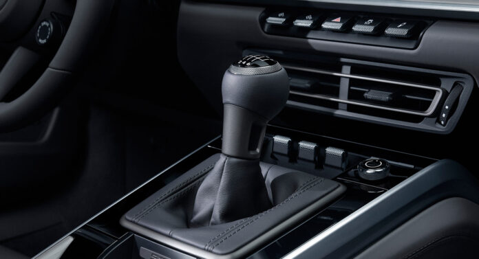 You are currently viewing Sigurnosni sustavi šalju ručne mjenjače u povijest