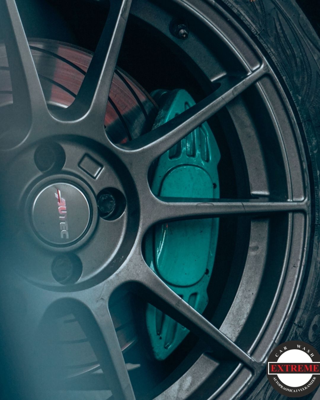 You are currently viewing Kako sunce i visoke temperature utječu na lak automobila?